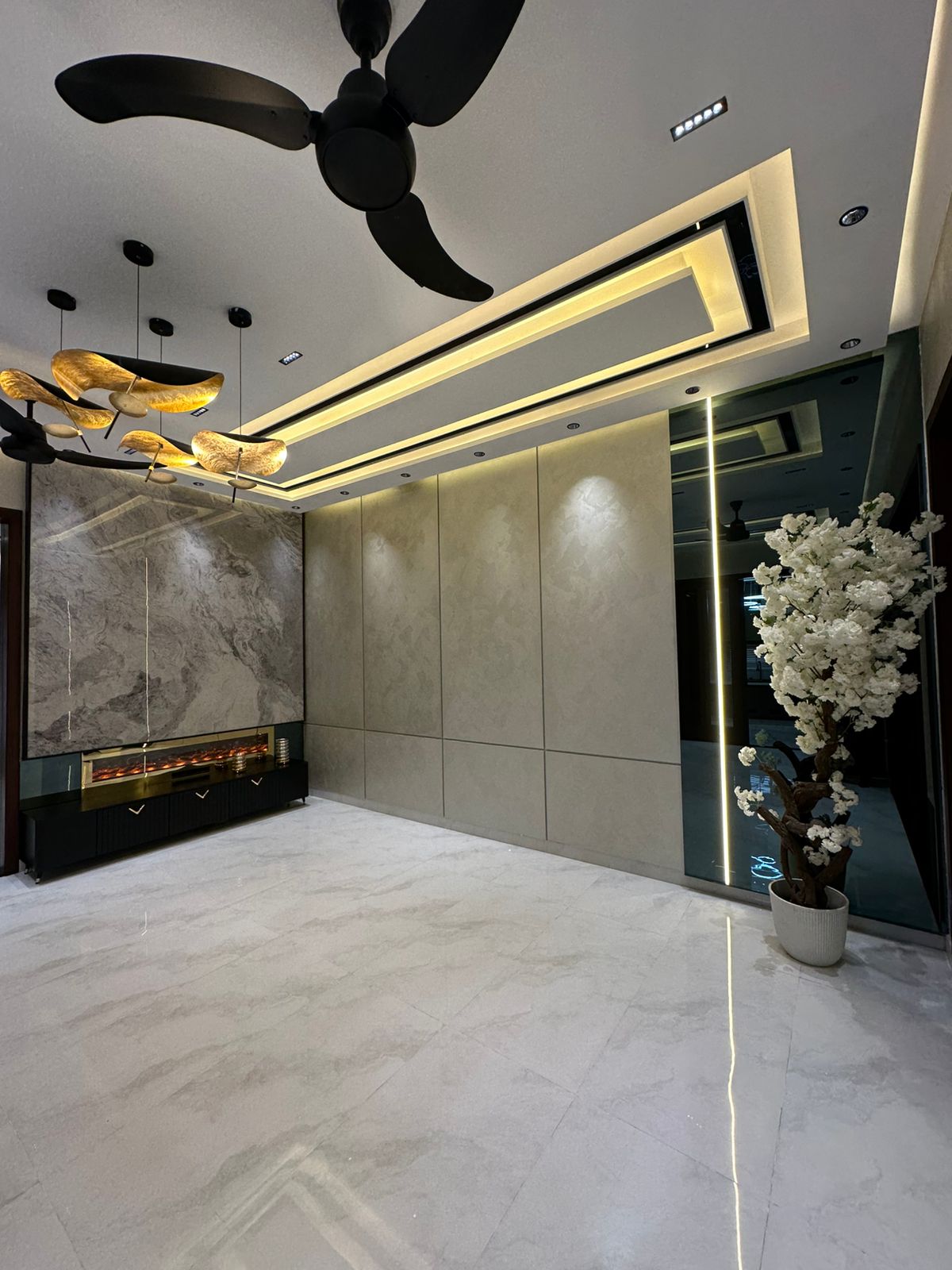 10 Marla Luxury Designer House - Image 18