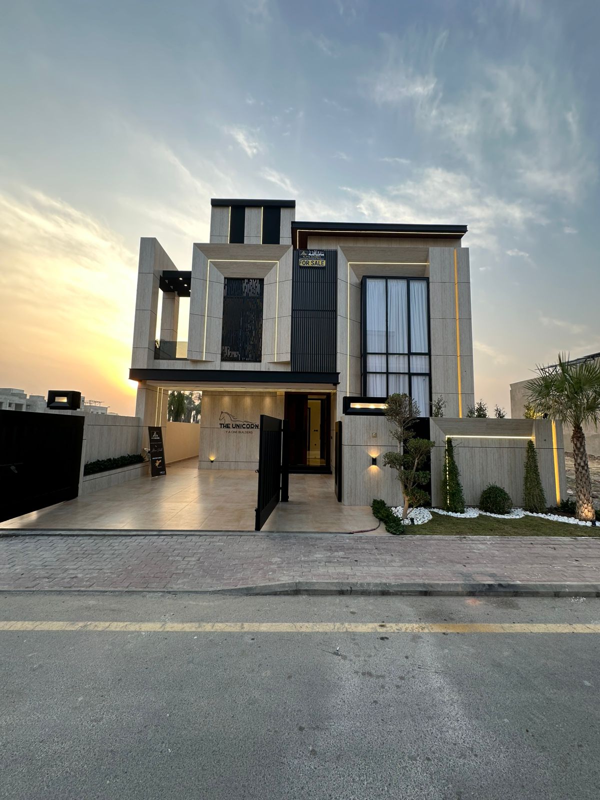 10 Marla Luxury Designer House