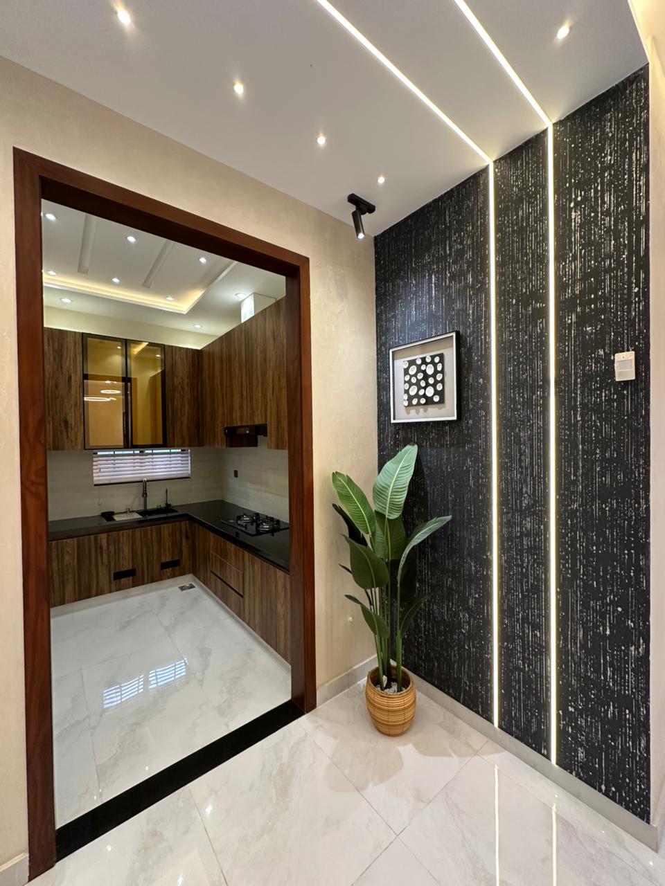 10 Marla Luxury Designer House - Image 35