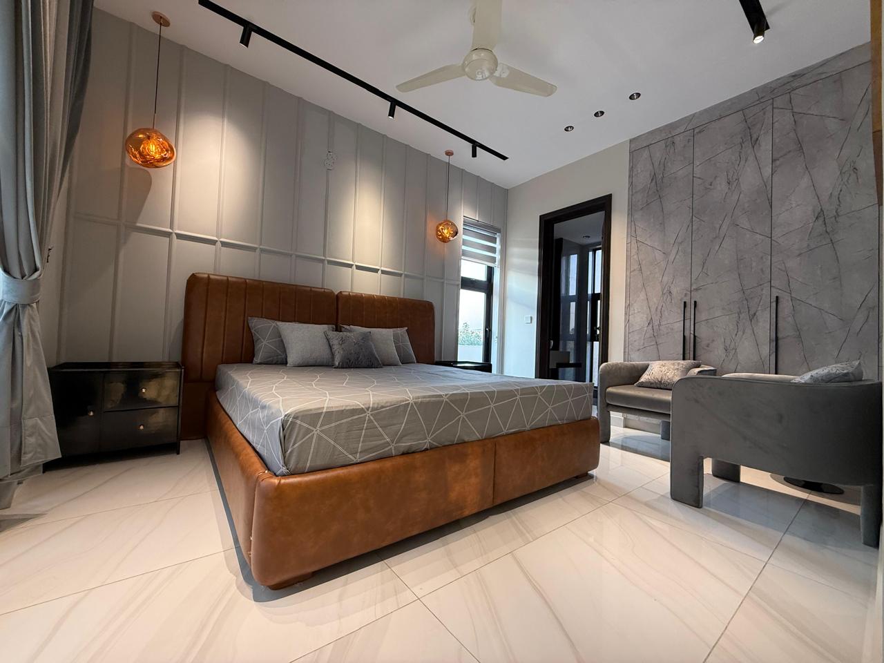 10 Marla Luxury Designer Furnished House - Image 4