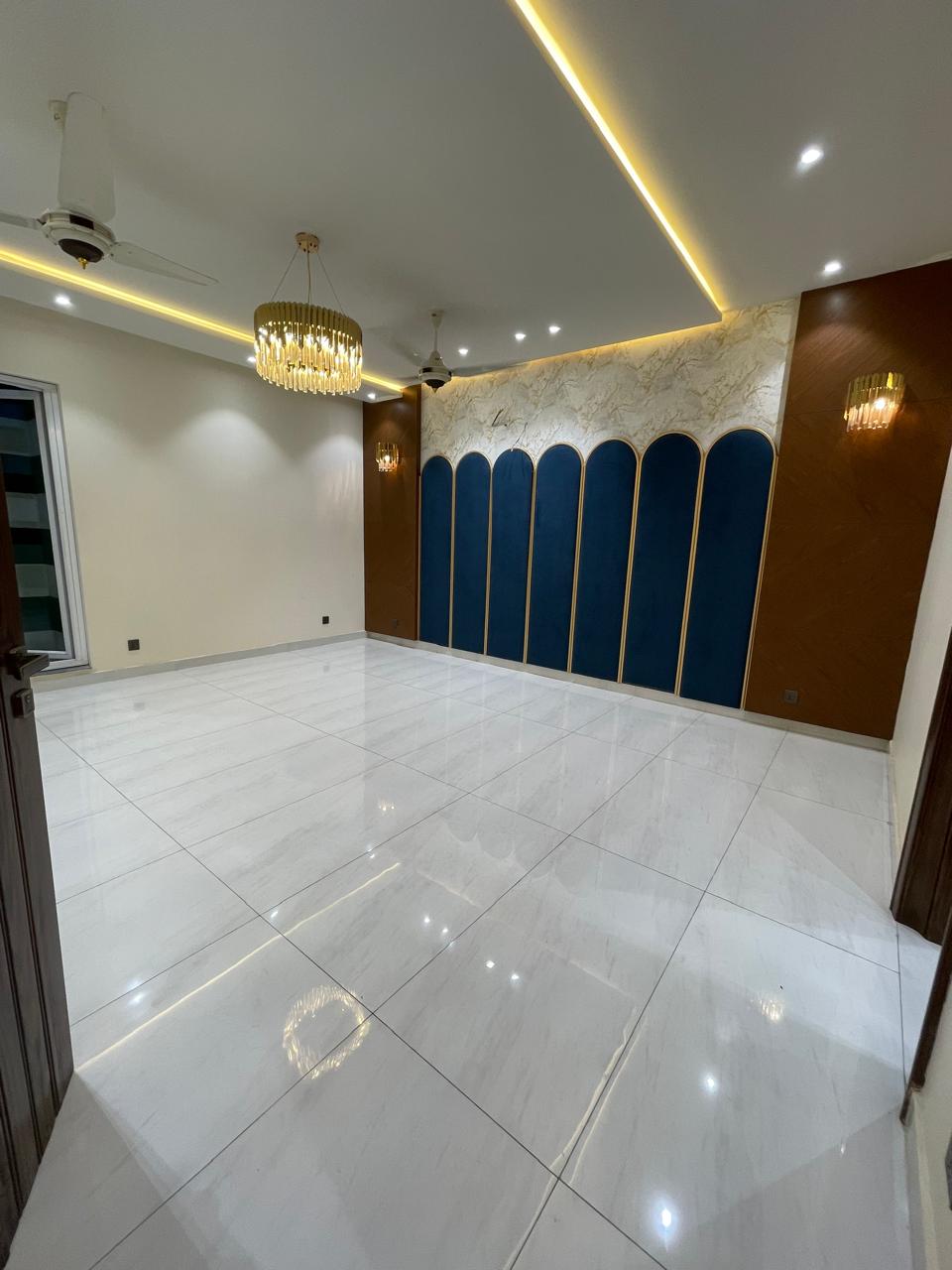 12.5 Marla Modern House - Image 13