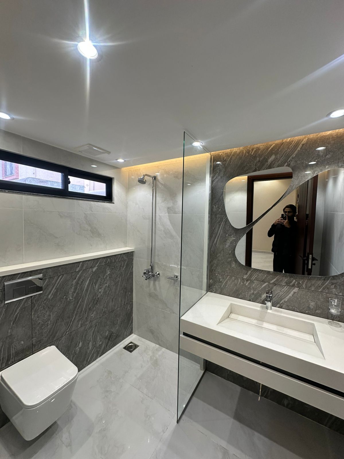 11 Marla House in Bahria Town Lahore - Image 12