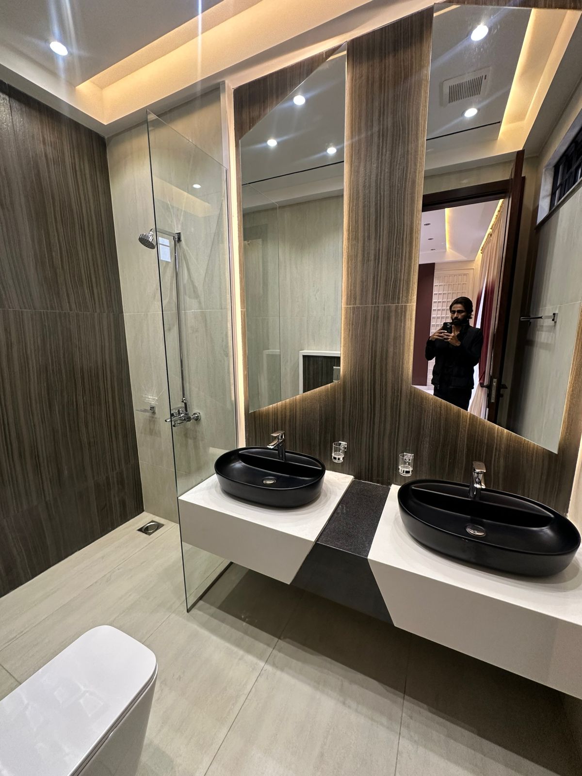 11 Marla House in Bahria Town Lahore - Image 4