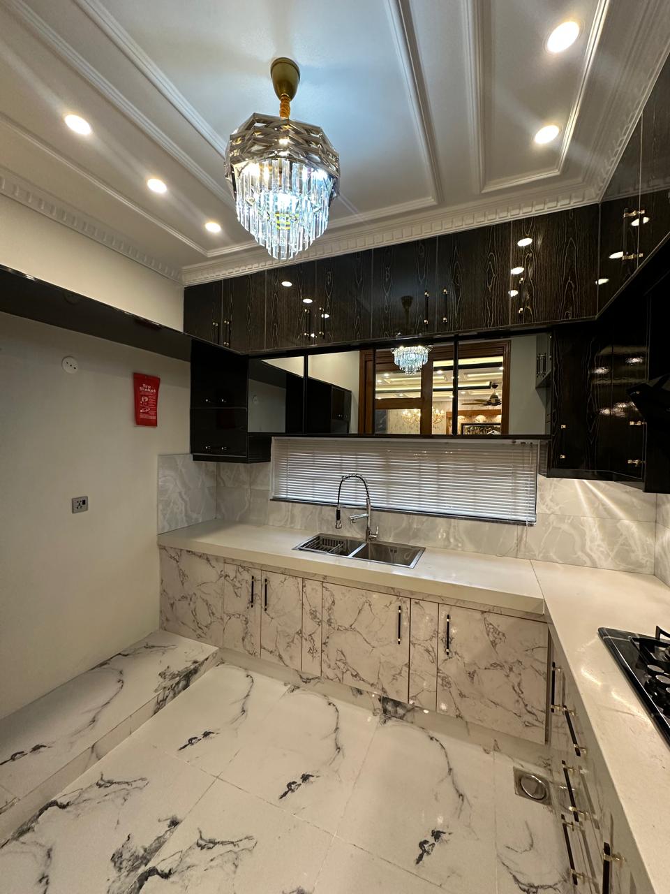 10 Marla House in Johar Block - Image 12