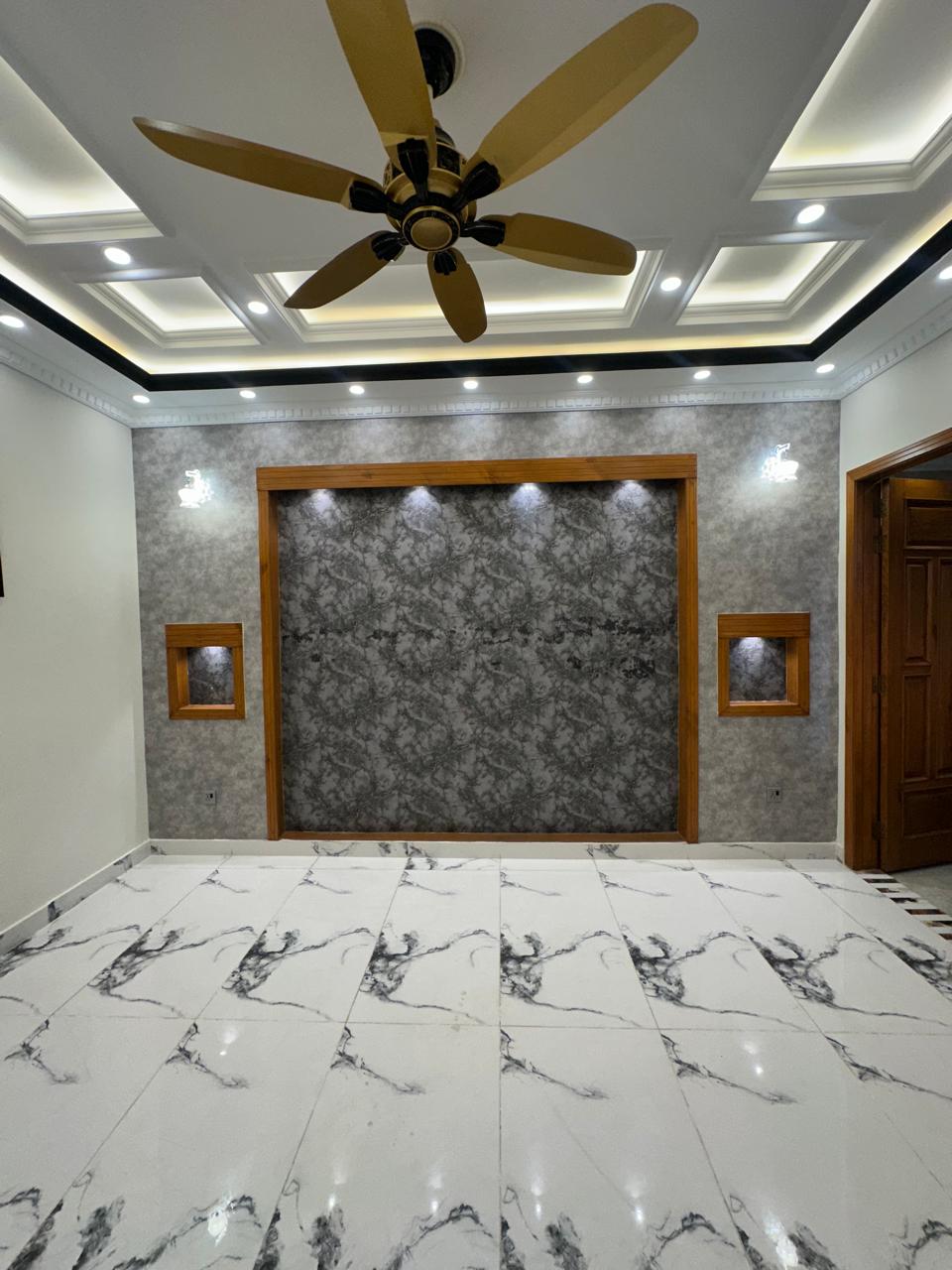 10 Marla House in Johar Block - Image 18