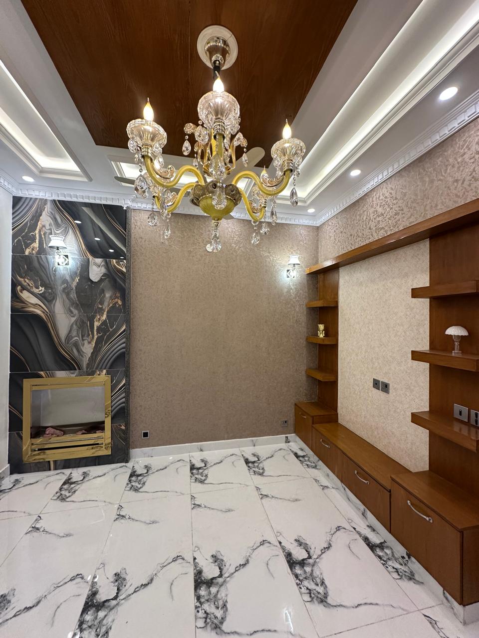 10 Marla House in Johar Block - Image 27