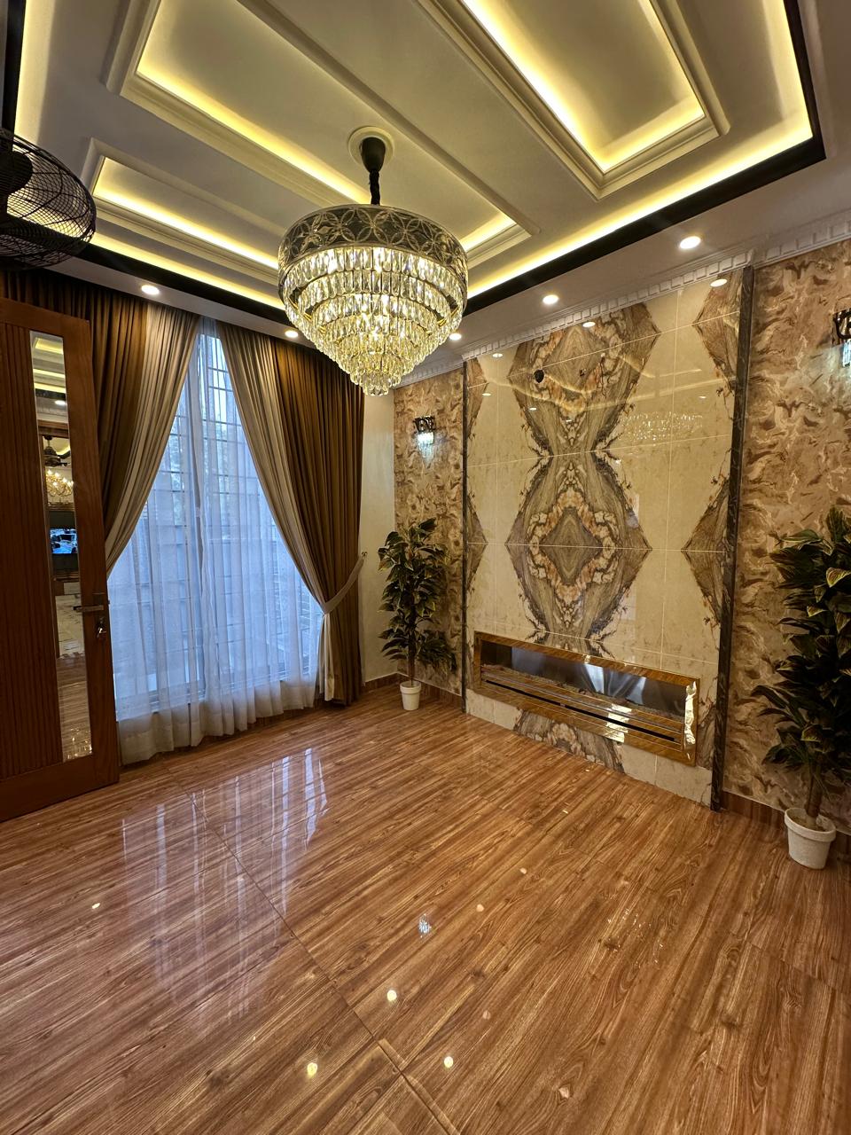 10 Marla House in Johar Block - Image 6