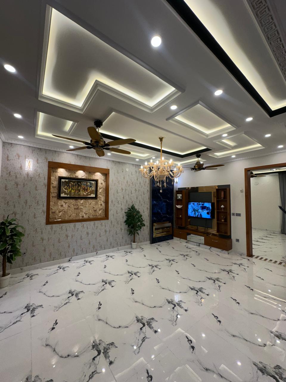 10 Marla House in Johar Block - Image 9